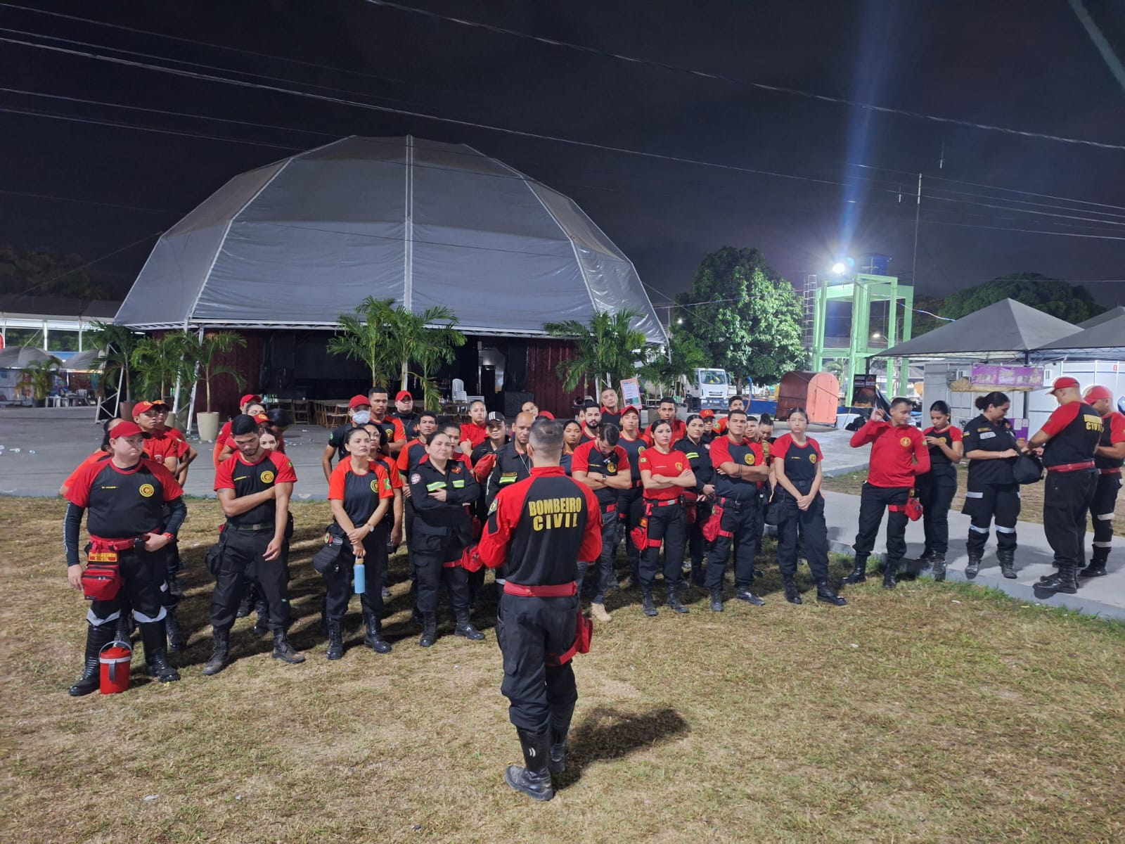 Briefing operacional da Brigada Arcanjos
